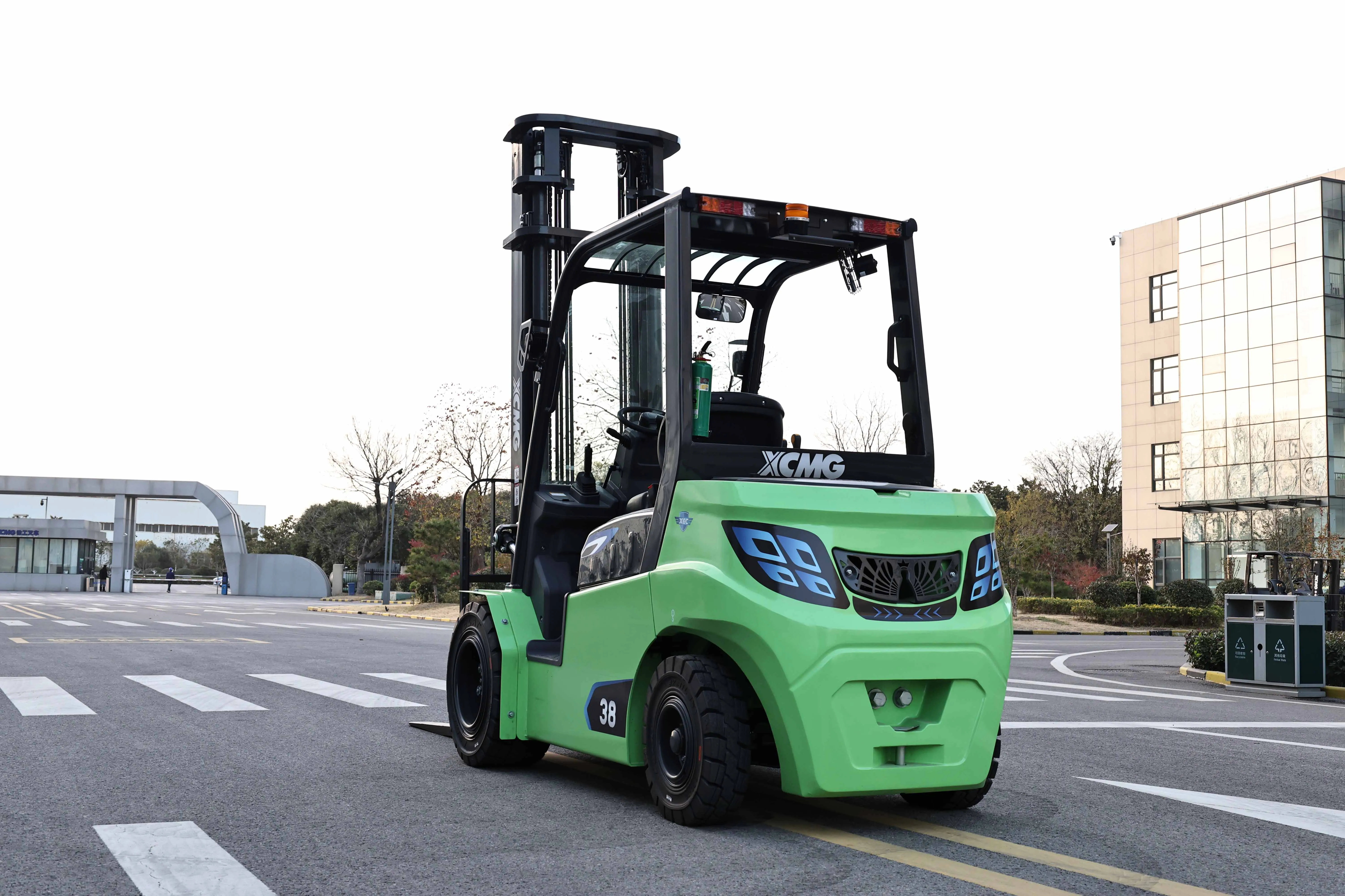 XCMG official 3.8t Electric Balance Forklift XVB38-QL8-C